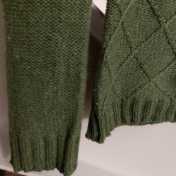 NWOT Sweater V Neck Argyle Pattern Hunter Green SZ M - Picture 4 of 5